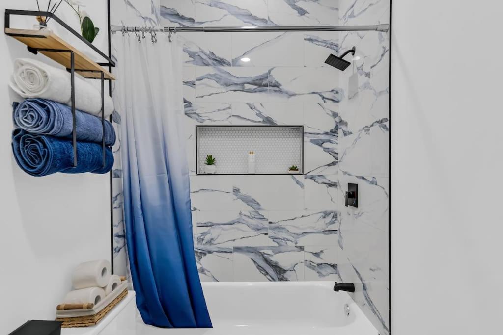 Au Courant Apartment Philadelphia Bagian luar foto